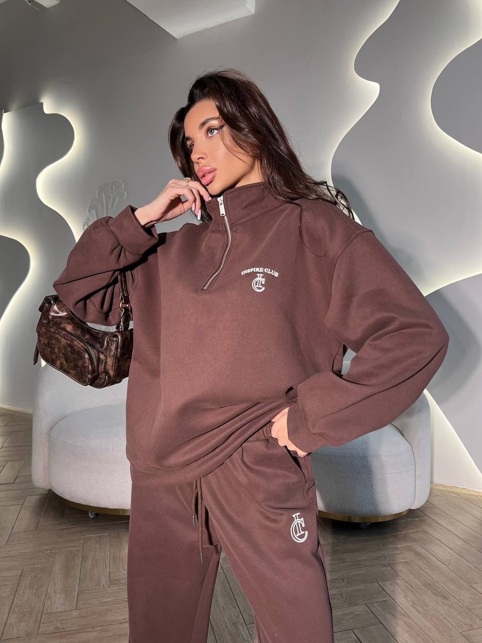 cпортивный костюм женский на флисе,стильные женские костюмы,стильные костюмы,женский спортивный костюм,спортивные костюм