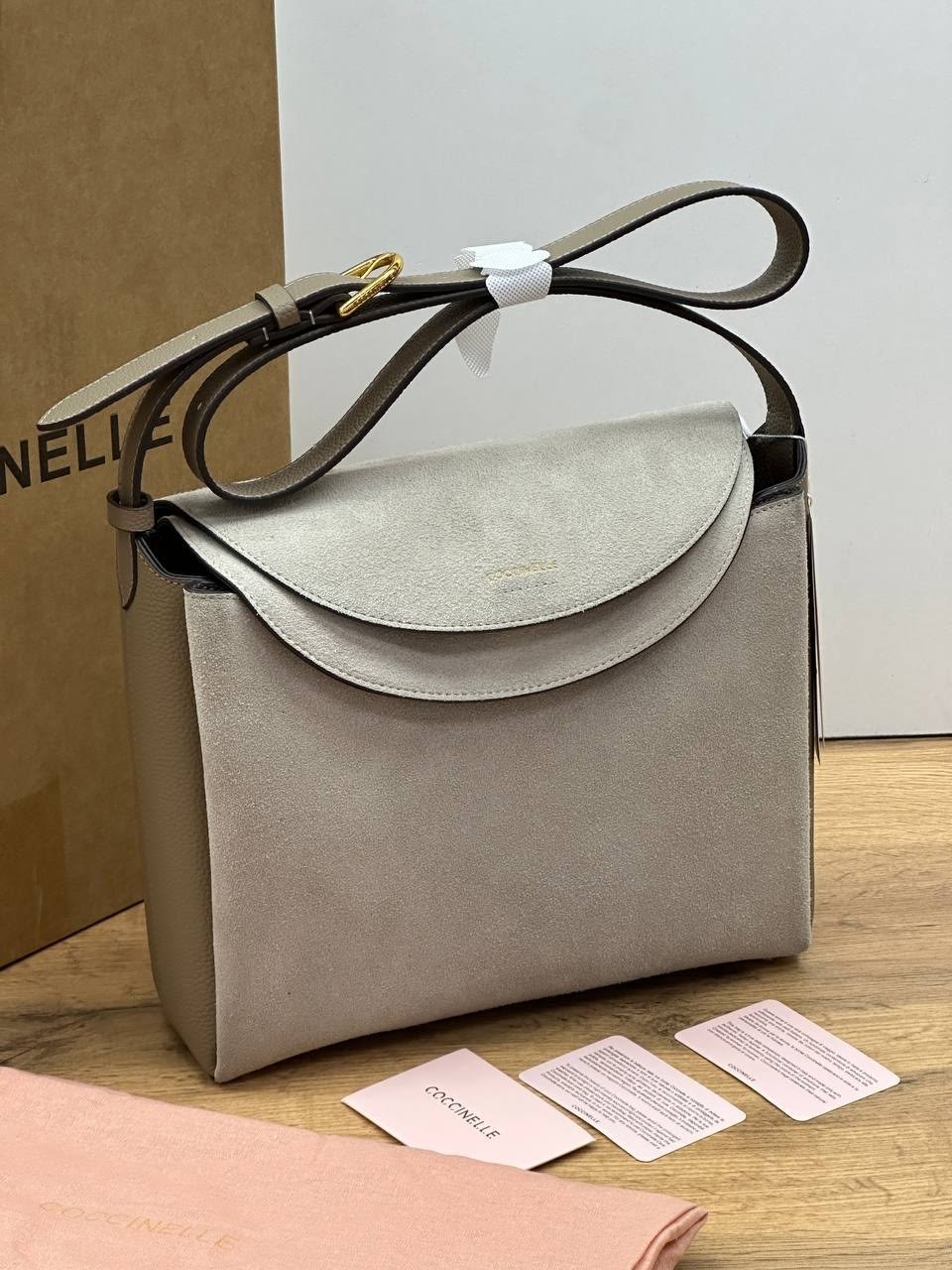 сумки coccinelle замшевая сумка,сумка coccinelle,замшевая сумка,женская сумка coccinelle,сумка