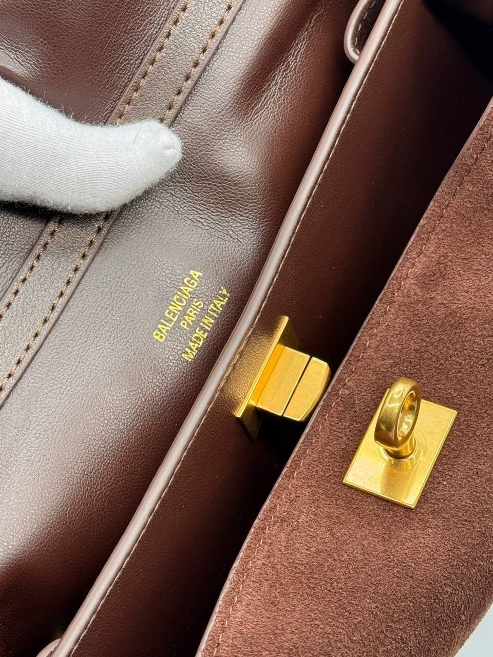 замшевая сумка,женская замшевая сумка,коричневая замшевая сумка,сумка balenciaga,сумка женская balenciaga