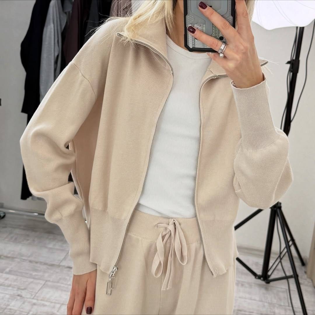 костюмы брючные,костюм трикотажный,костюм женский на флисе,костюмы женские,спортивные костюмы женские