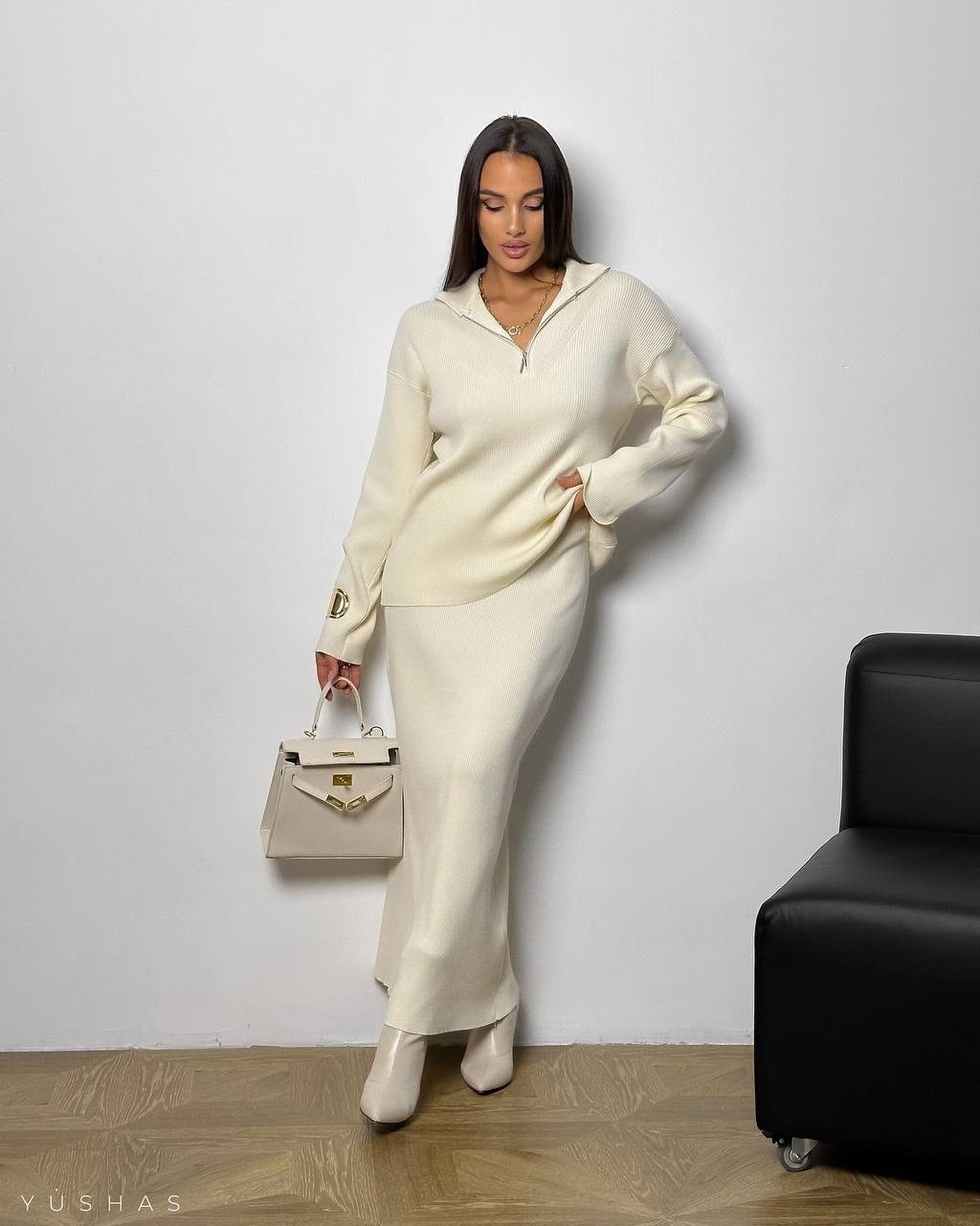 вязаный костюм с юбкой,трикотажный вязаный костюм с юбкой,трикотажные костюмы с юбкой,костюм с юбкой белый,женский трикотажный костюм с юбкой