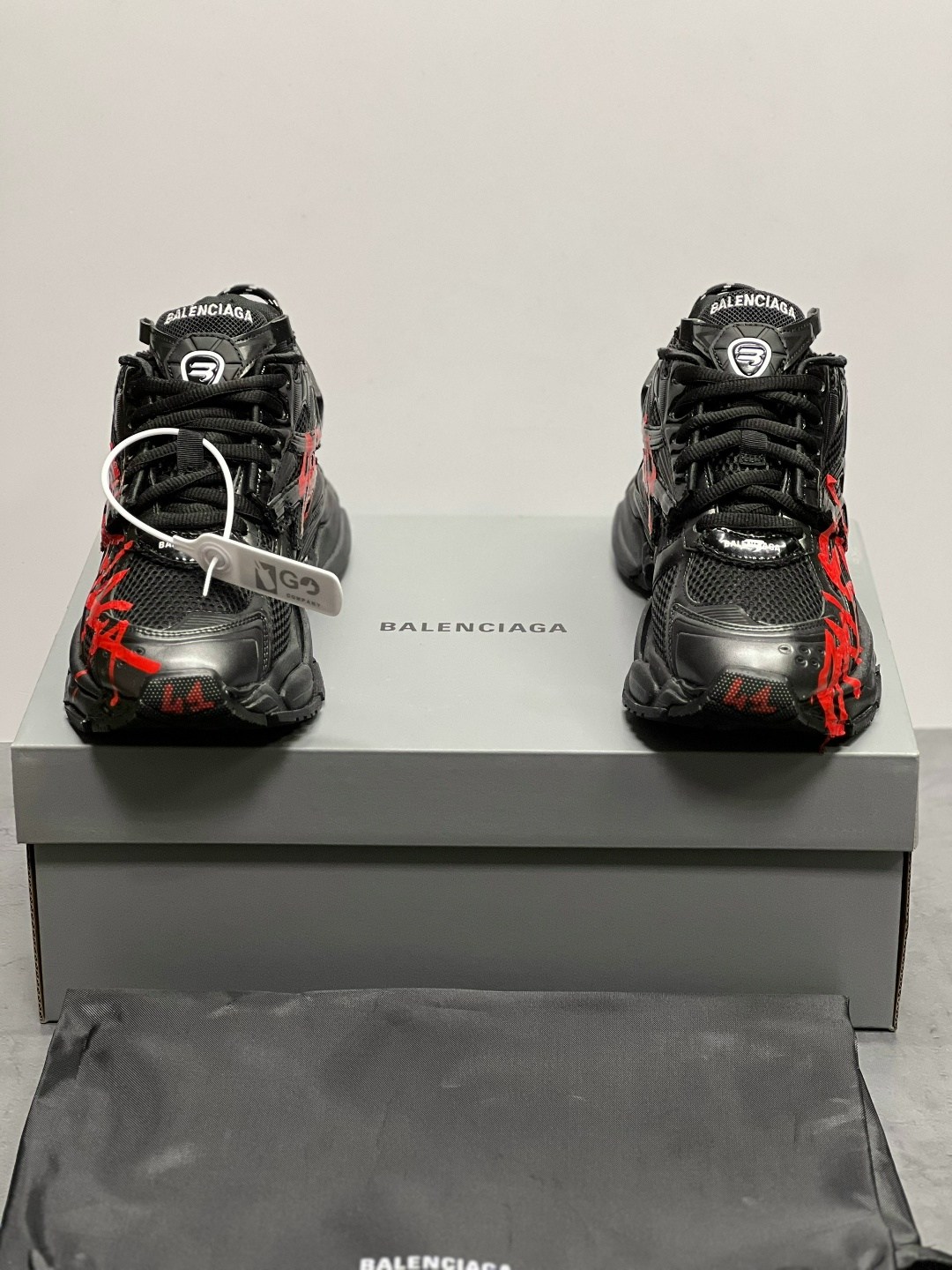 кроссовки balenciaga,кроссовки balenciaga runner,balenciaga runner graffiti black red,balenciaga runner graffiti black,кроссовки баленсиага черные