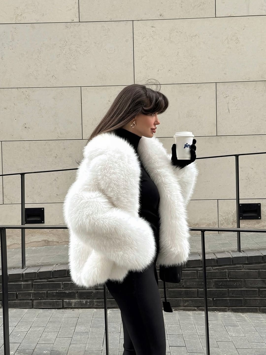 искусственная шуба,шуба белая,шубка,белая шубка,шуба искусственная белая