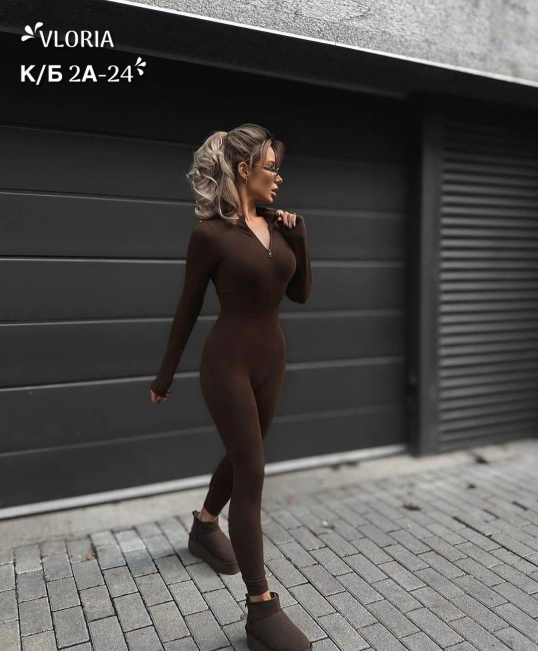 женские комбинезоны,женский спортивный комбинезон,спортивный комбинезон,женский облегающий комбинезон с длинными рукавами,девушка в спортивном