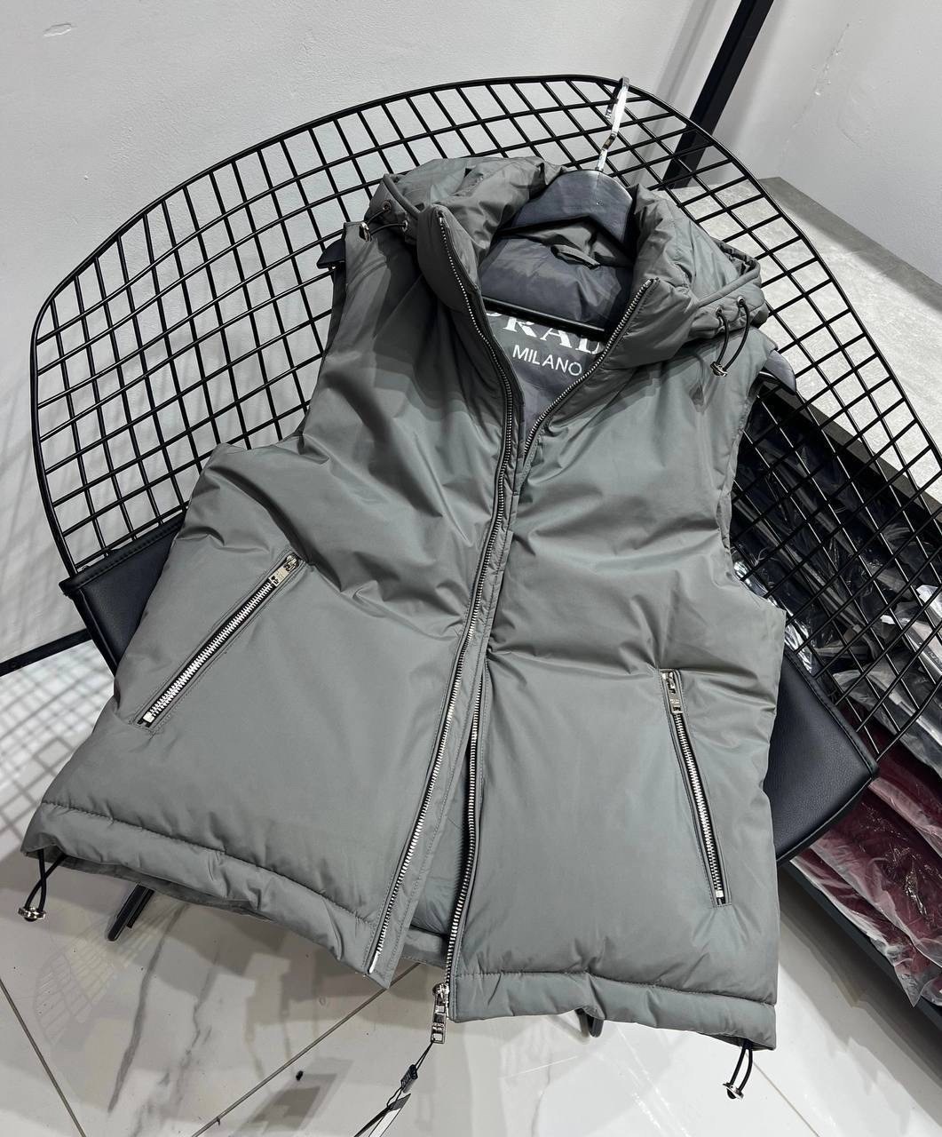 жилет,утепленная жилетка,жилет повседневный,жилетка,пуховой жилет