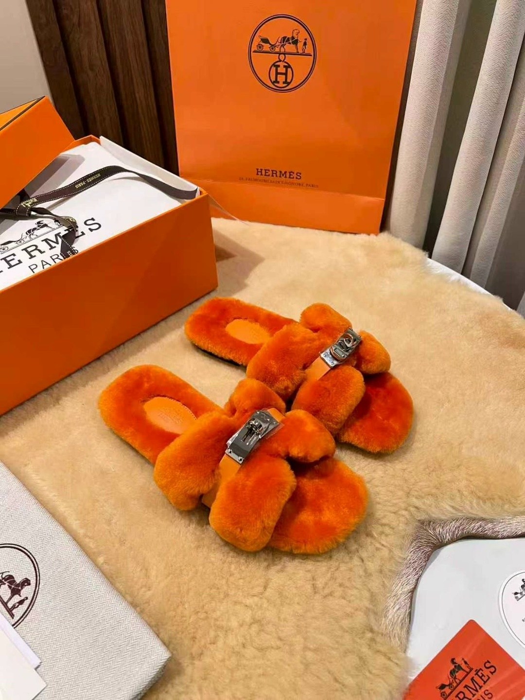 тапочки hermes,тапочки hermes женские,тапки hermes,hermes меховые тапки,меховые тапочки