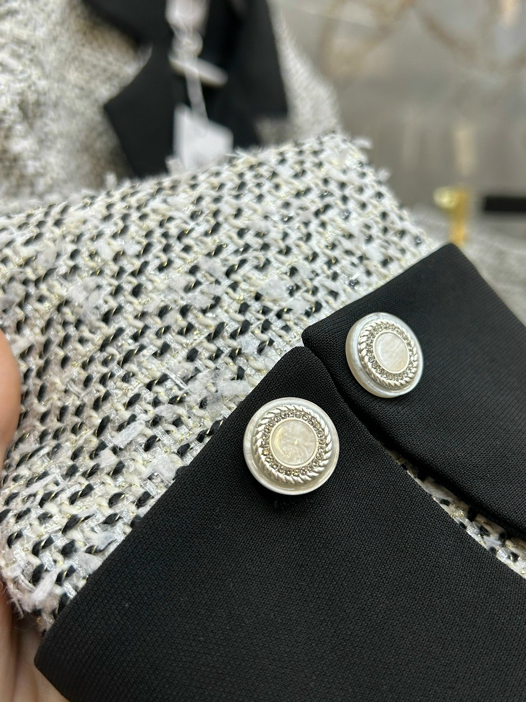 твидовый костюм chanel,женский твидовый костюм,твидовый костюм с юбкой,твидовые костюмы,шанель твидовый костюм