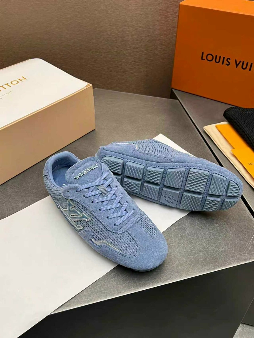 мокасины louis vuitton,кроссовки louis vuitton,лоферы louis vuitton мужские,лоферы louis vuitton,мокасины мужские луи виттон