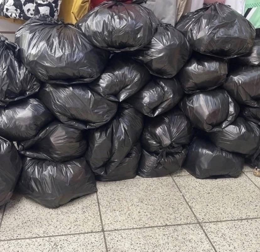 мусорные пакеты,пакет с одеждой,отходов,черный мусорный пакет,мусор