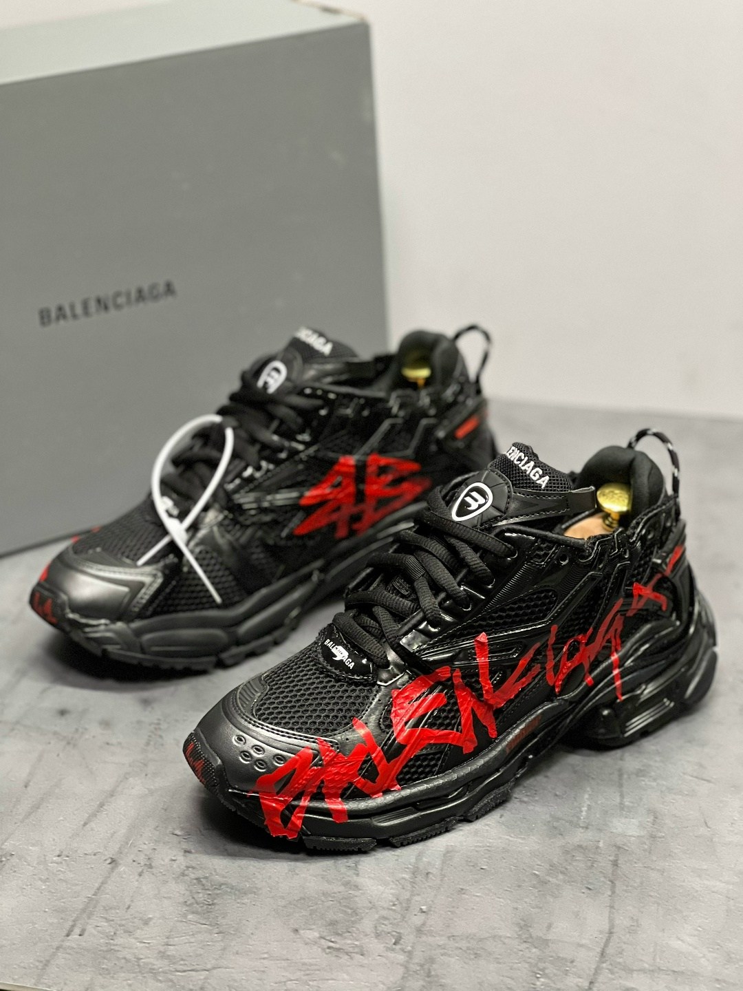 кроссовки balenciaga,кроссовки balenciaga runner,balenciaga runner graffiti black red,balenciaga runner graffiti black,кроссовки баленсиага черные