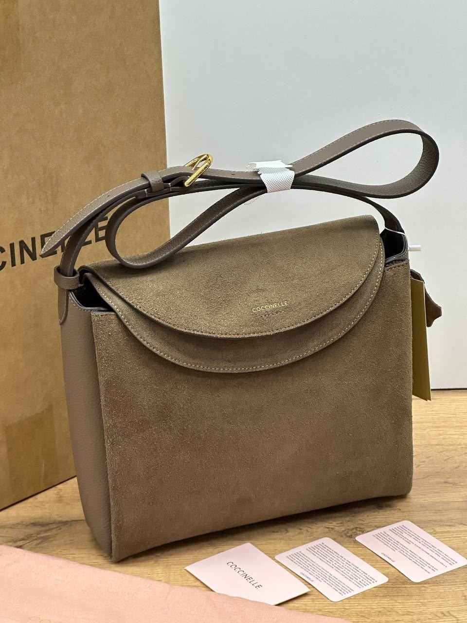 сумки coccinelle замшевая сумка,сумка coccinelle,замшевая сумка,женская сумка coccinelle,сумка