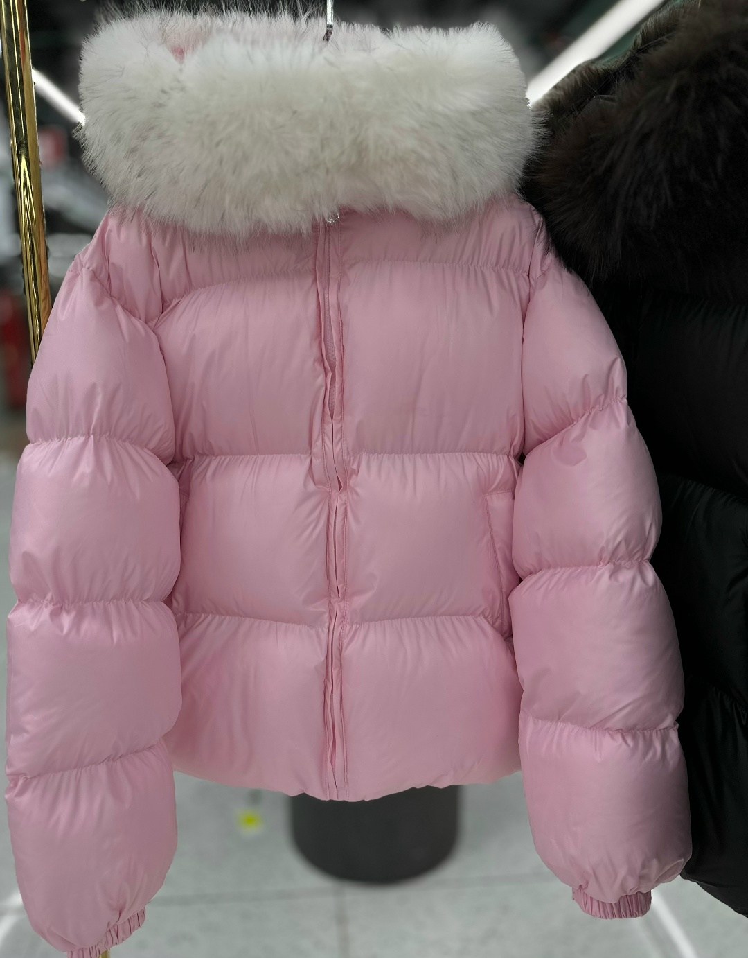 модные пуховики,пуховики с мехом,стильные пуховики,короткий пуховик,черный пуховик