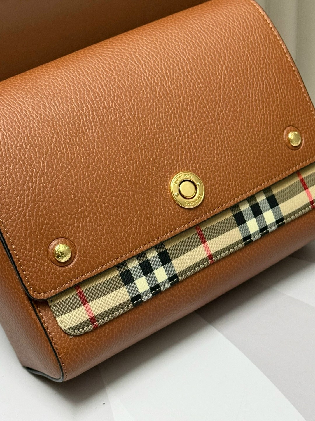 сумка burberry,burberry note medium сумка,burberry сумка на плечо,burberry сумка женская,сумки для женщин