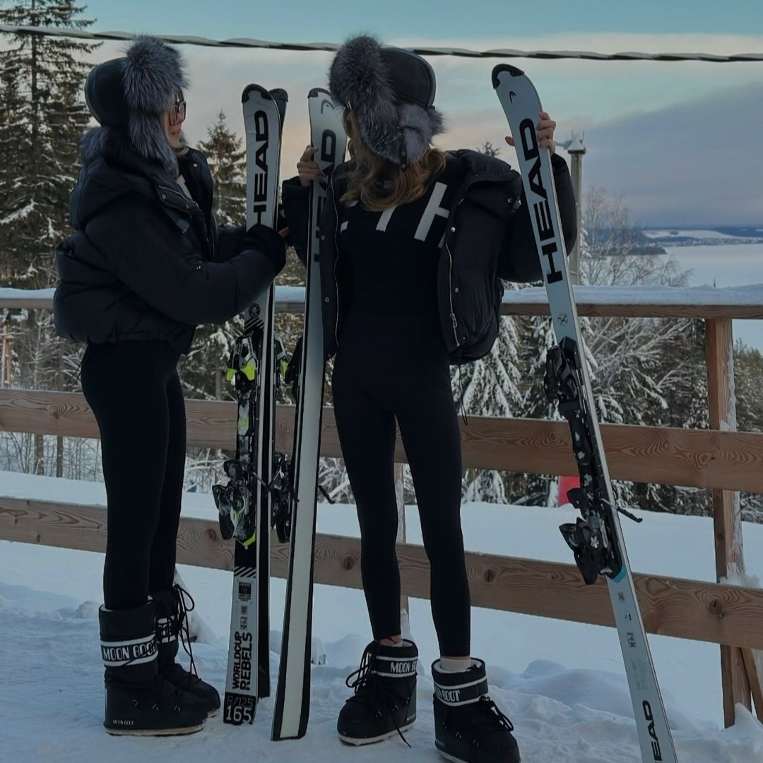 горнолыжные костюмы,лыжные костюмы,горнолыжные костюмы женские,горнолыжный костюм лыжный,девушка на лыжах