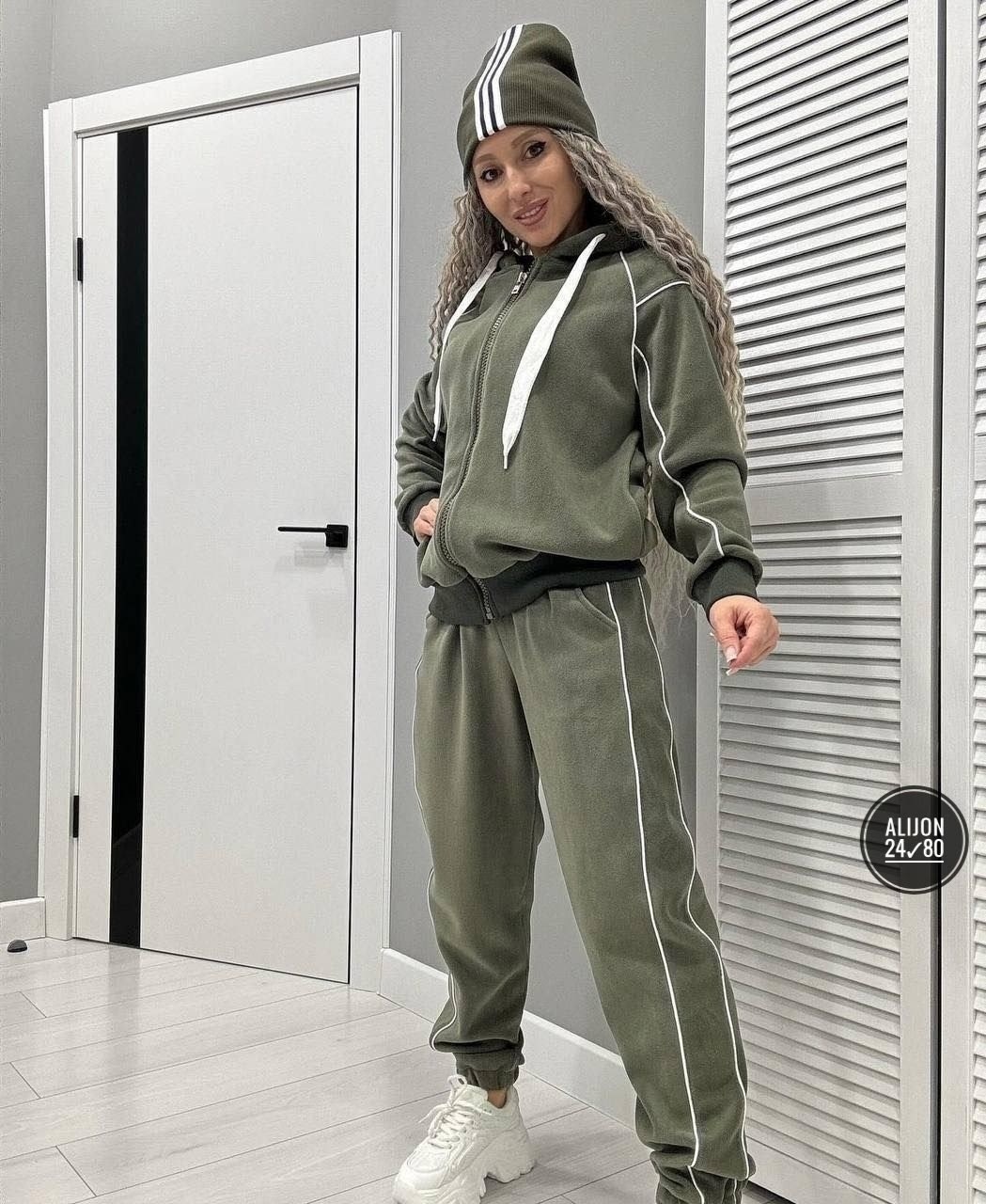 костюм двойка на флисе,стильные костюмы,теплый костюм,костюмы спортивные женские,стильные женские костюмы