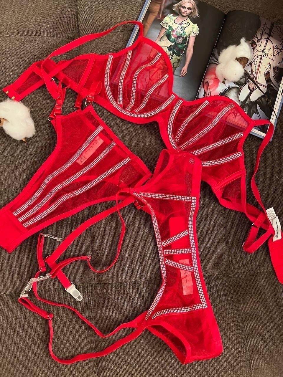 комплект женского нижнего белья,комплект нижнего белья женский сексуальное,комплект сексуального нижнего белья,комплект нижнего белья,нижнее белье комплект красный