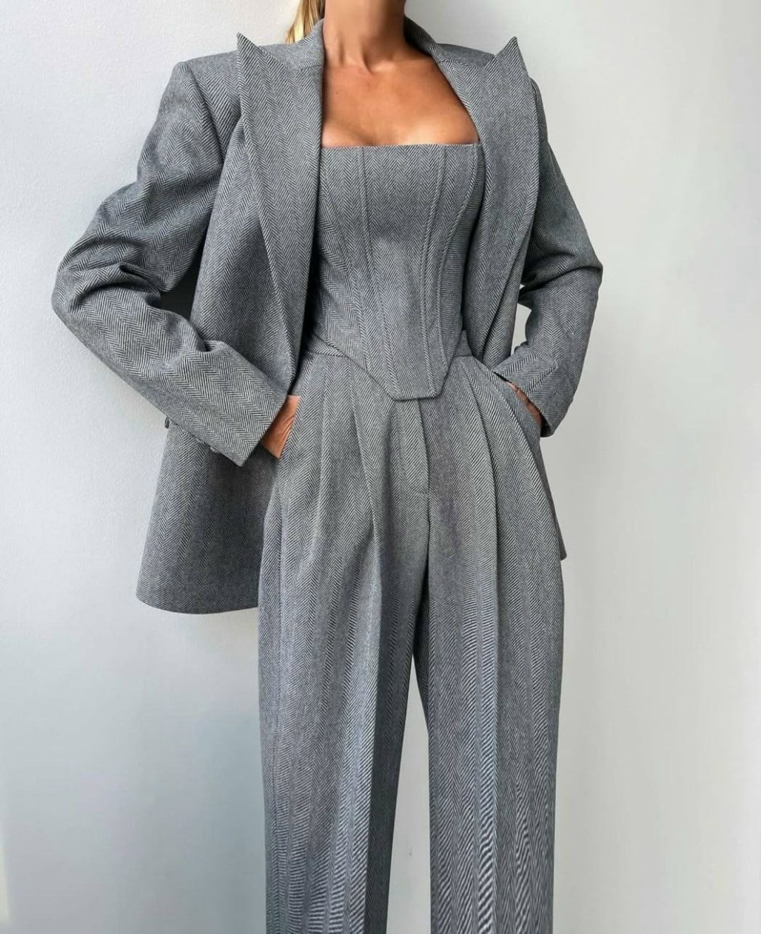 костюм тройка женский,женские костюмы,стильные костюмы,костюмы брючные,брючный костюм с корсетом
