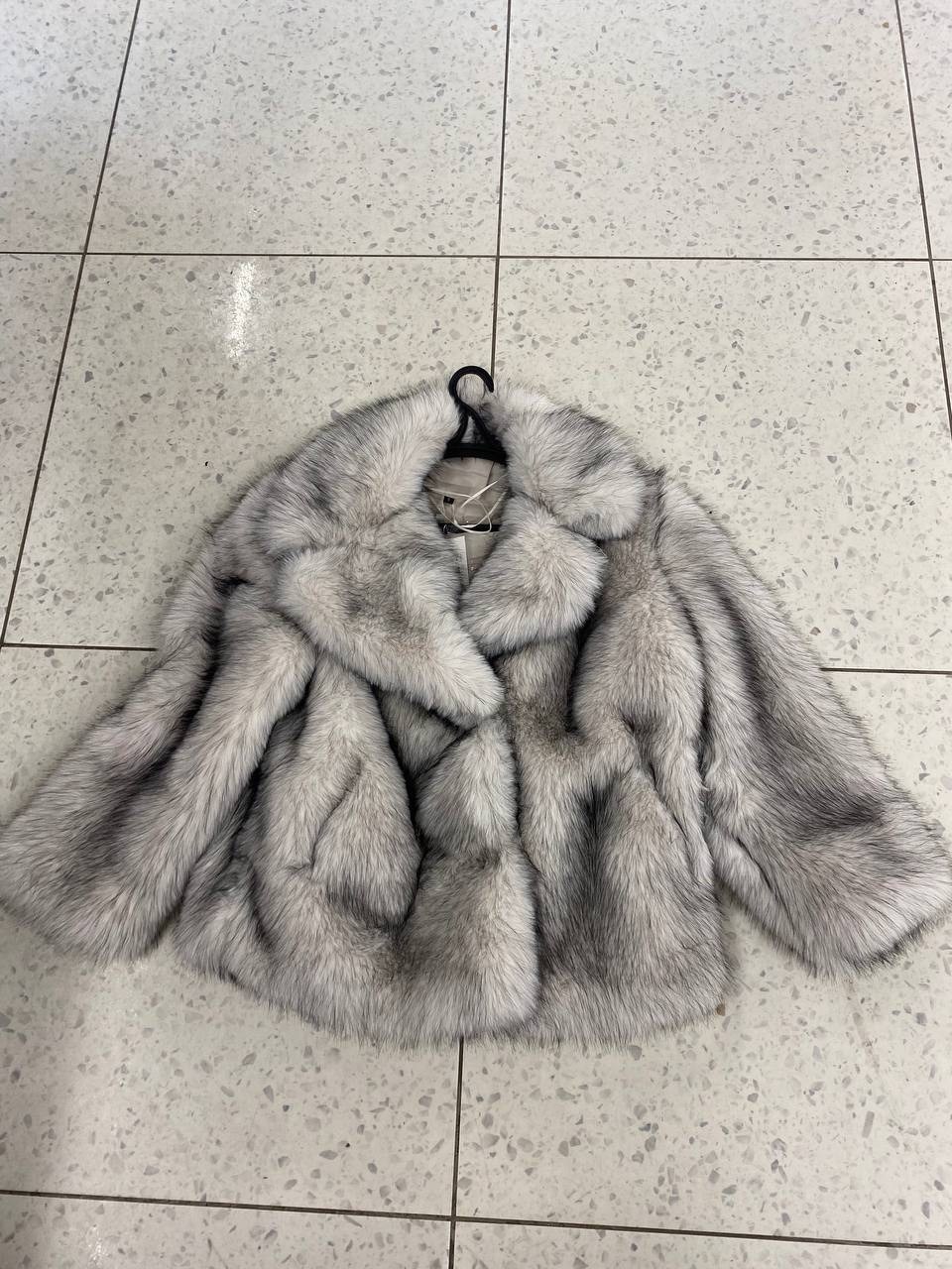 женская шуба из натурального лисьего меха,женская шуба,шуба из натурального меха,меховая куртка,короткая шуба