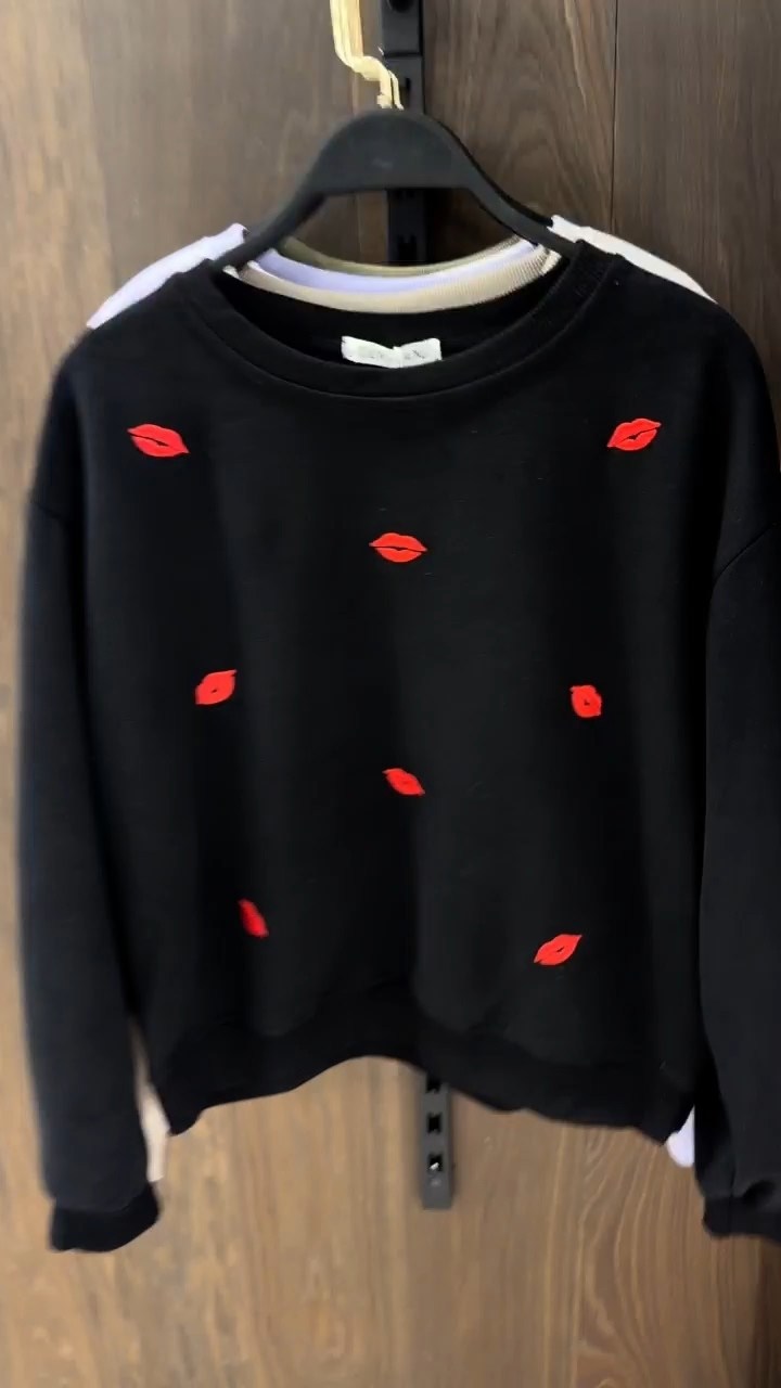 свитшот женская,повседневный свитшот,модные свитшоты,свитеры модные,женская кофта