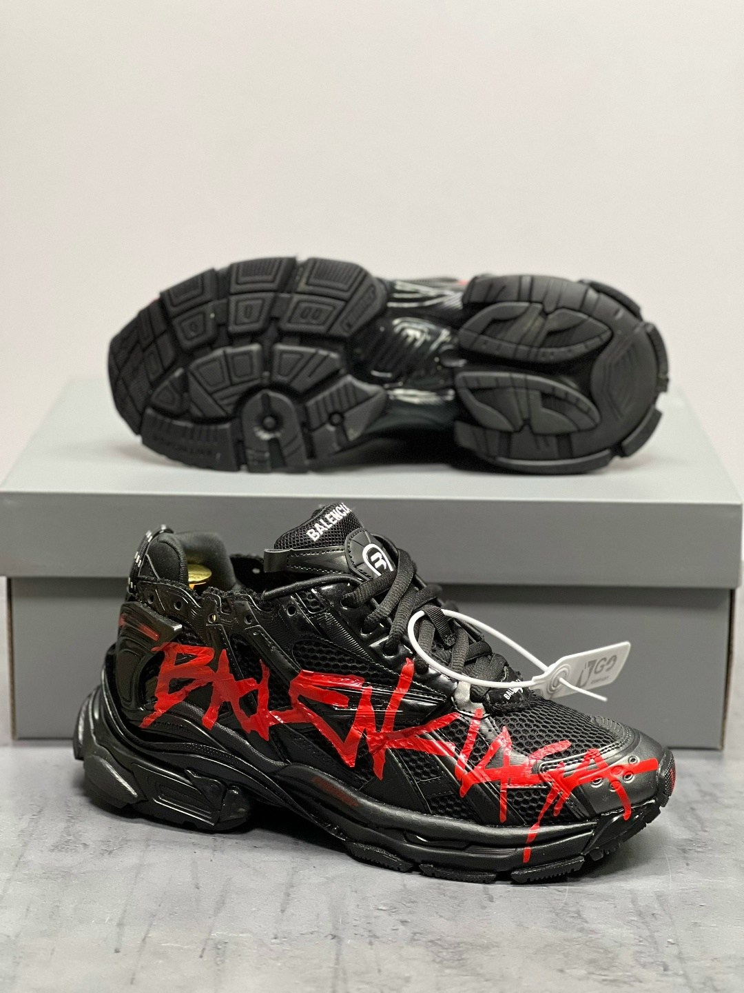 кроссовки balenciaga,кроссовки balenciaga runner,balenciaga runner graffiti black red,balenciaga runner graffiti black,кроссовки баленсиага черные
