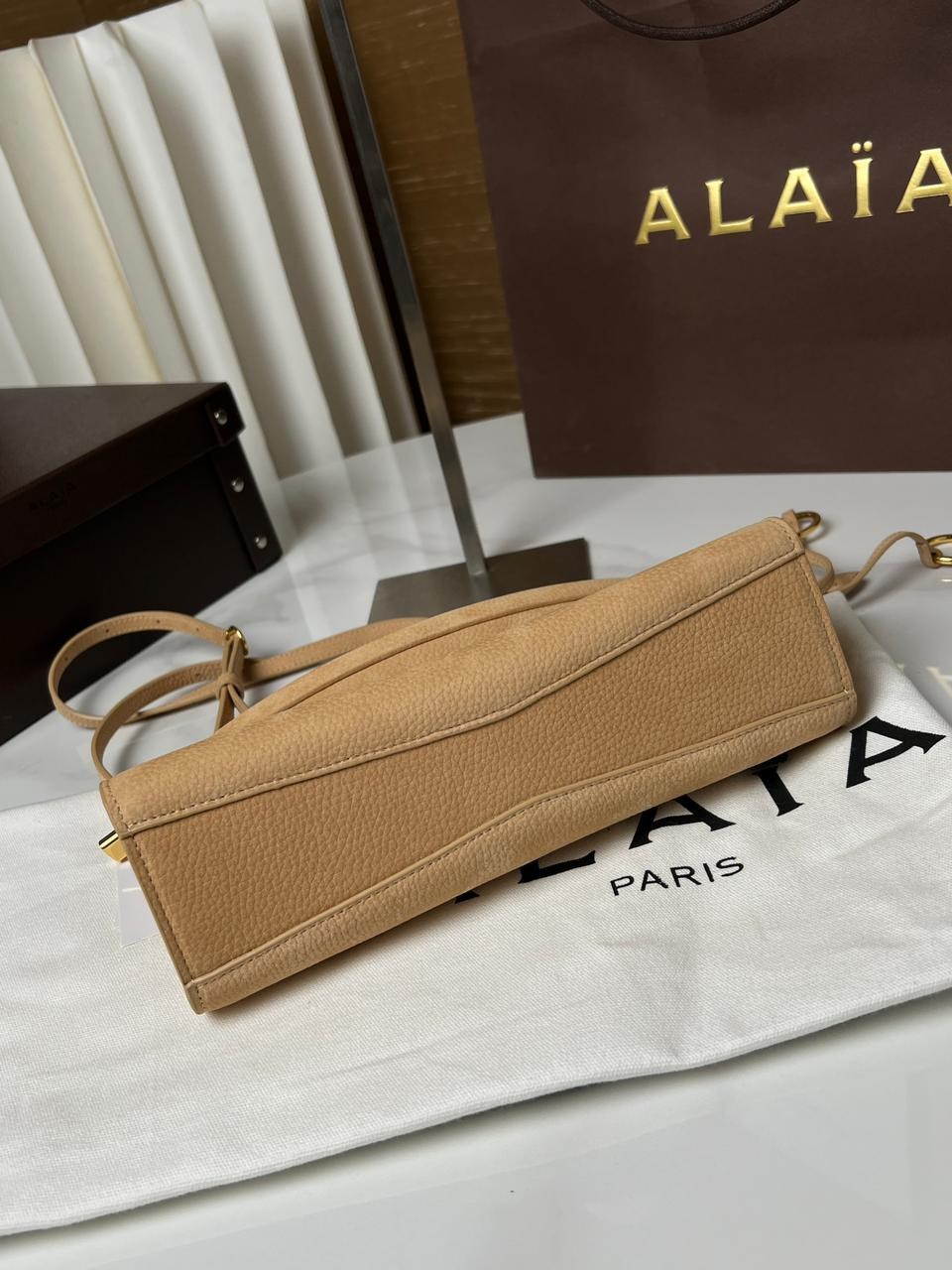 сумка,сумка женская,женская сумка на плечо,сумка модная,сумка классическая