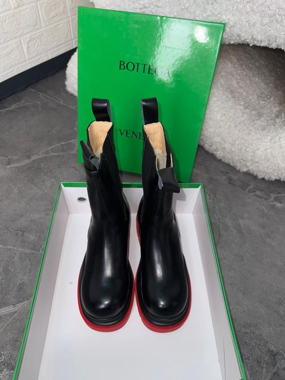 bottega veneta ботинки с зеленой подошвой,ботинки bottega veneta,ботинки bottega veneta черный,ботинки bottega,сапоги bottega veneta