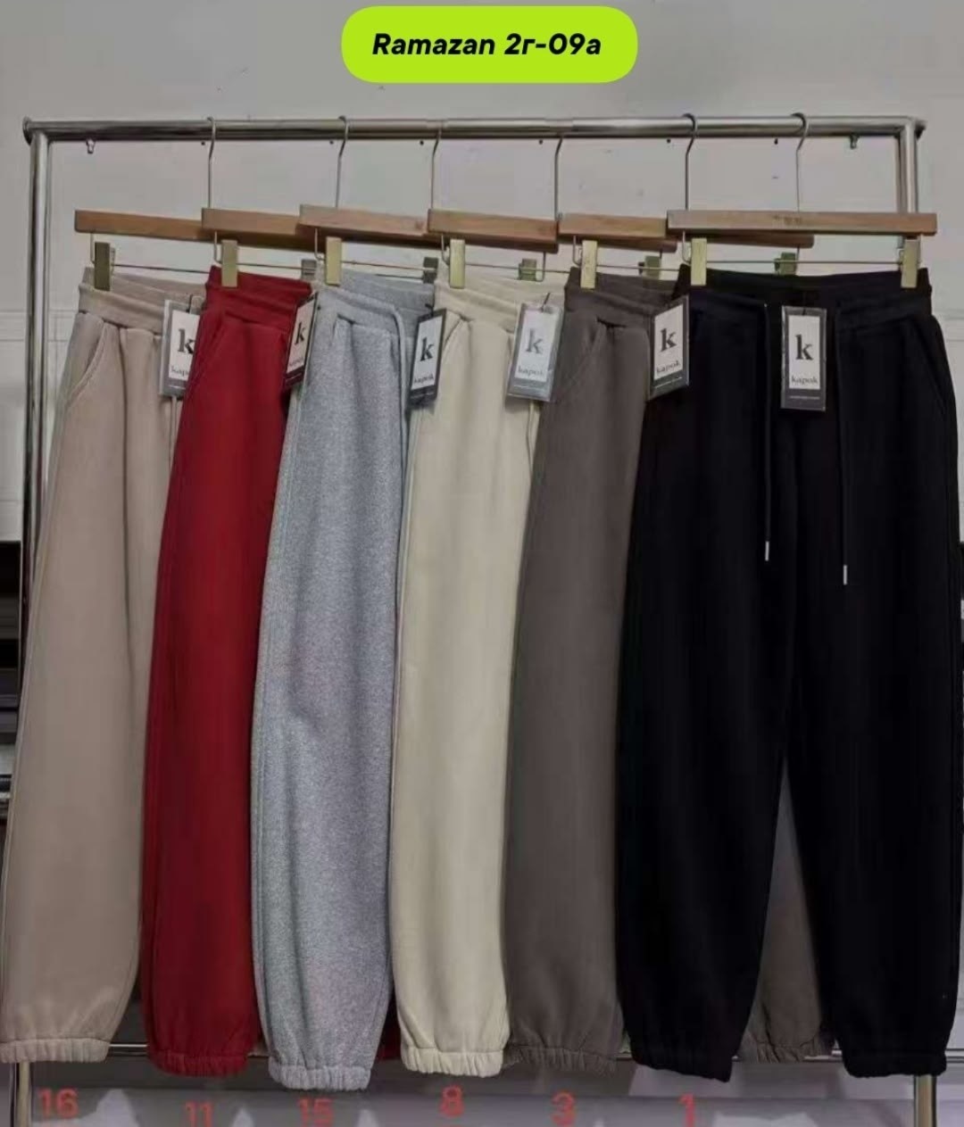 брюки кэжуал,брюки джоггеры,бежевый джемпер,свитера женские,повседневный костюм