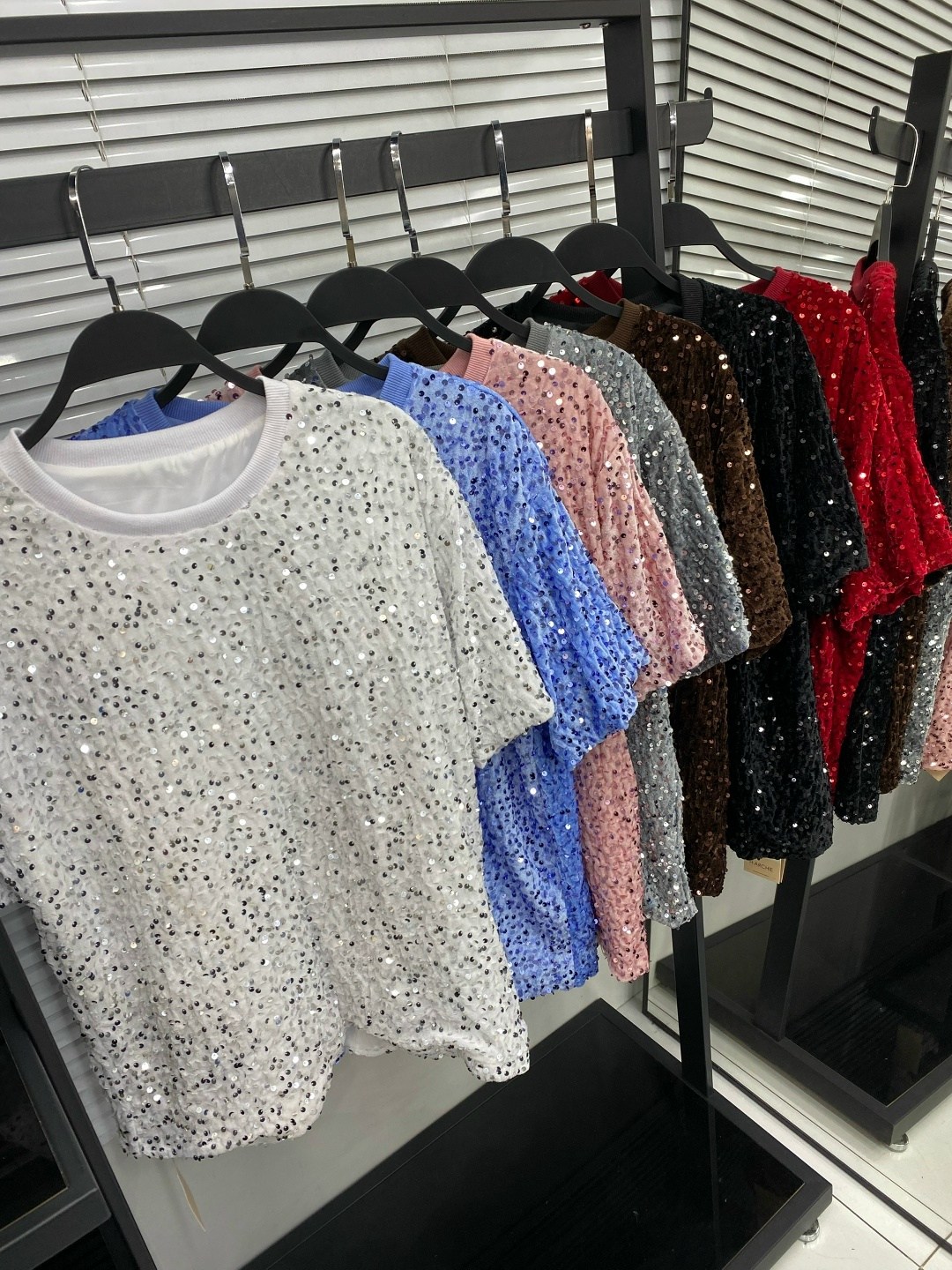 кофта с пайетками,футболка с пайетками,блузка с пайетками,блуза с пайетками,блузка женская