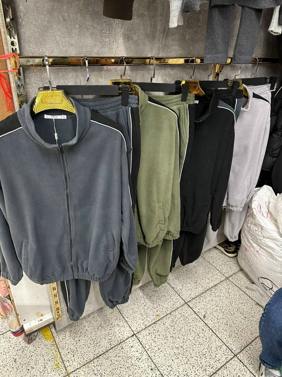 спортивные костюм,мужские спортивные костюмы,мужской спортивный костюм на флисе,спортивные костюмы на флисе,костюм с худи