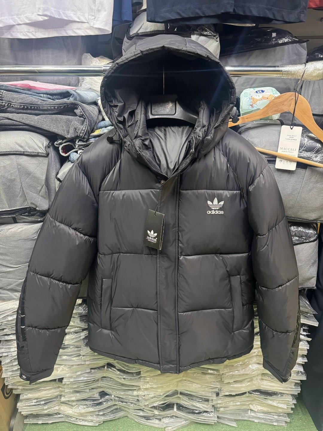 куртка мужская зимняя adidas,мужские пуховики adidas,куртка зимняя adidas,пуховик adidas,зимняя куртка adidas originals