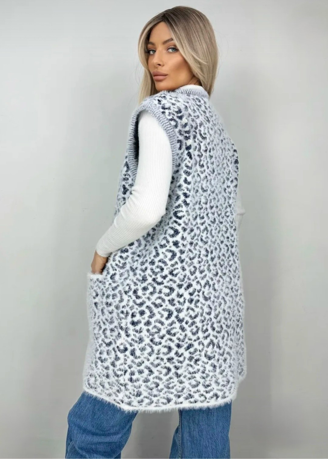 жилетка удлиненная,жилетка длинная,жилет женский,жилет удлиненный с карманами,женские жилетки