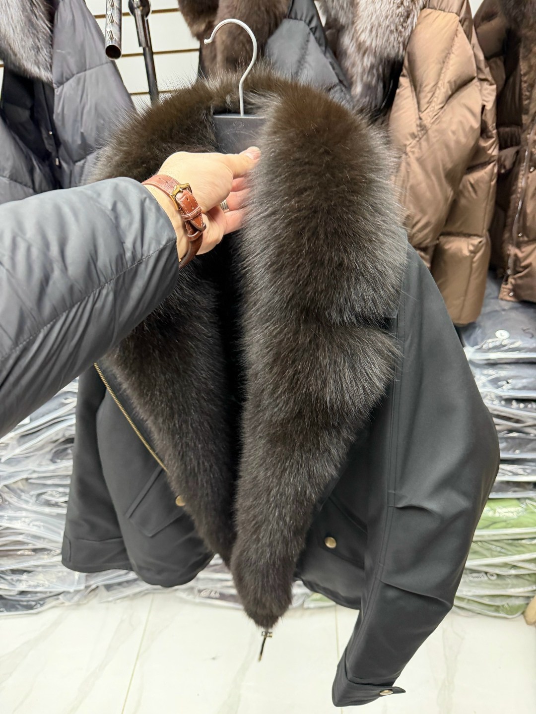 парка женская с натуральным мехом,куртка кожаная с мехом,куртка с мехом,меховая куртка,пуховик женский с натуральным мехом