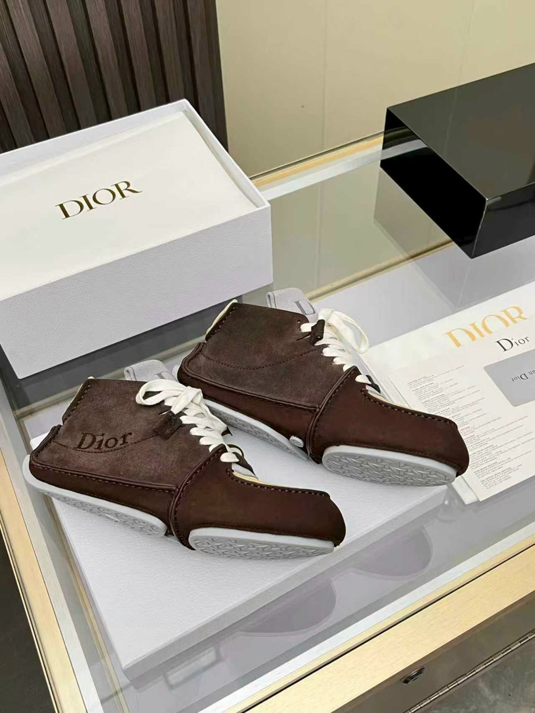 ,dior кроссовки,кроссовки коричневые диор,кроссовки кристиан диор женские,диор кроссовки