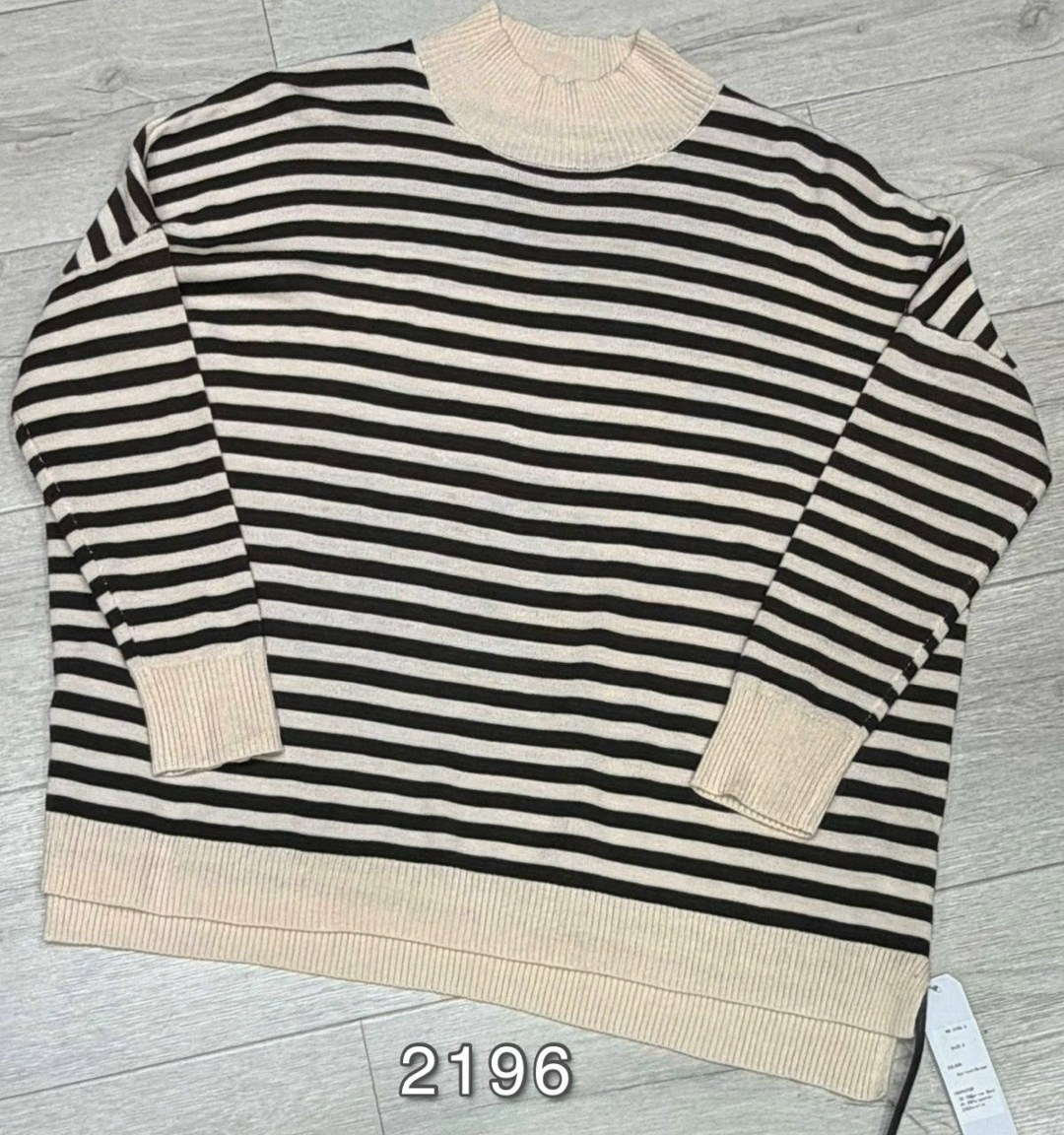 модные брюки,брюки джинсы,брюки прямые,джемпер в полоску,одежда брюки