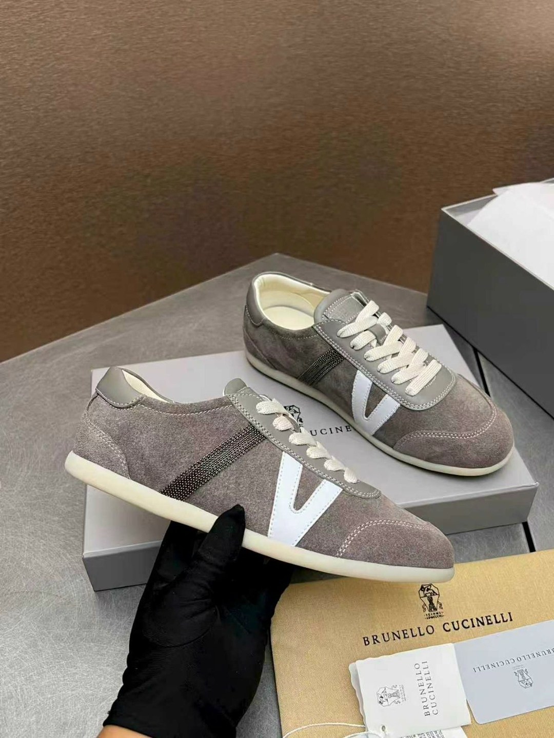 ,brunello cucinelli кроссовки,кроссовки женские brunello cucinelli,замшевые кроссовки brunello cucinelli,повседневные кроссовки