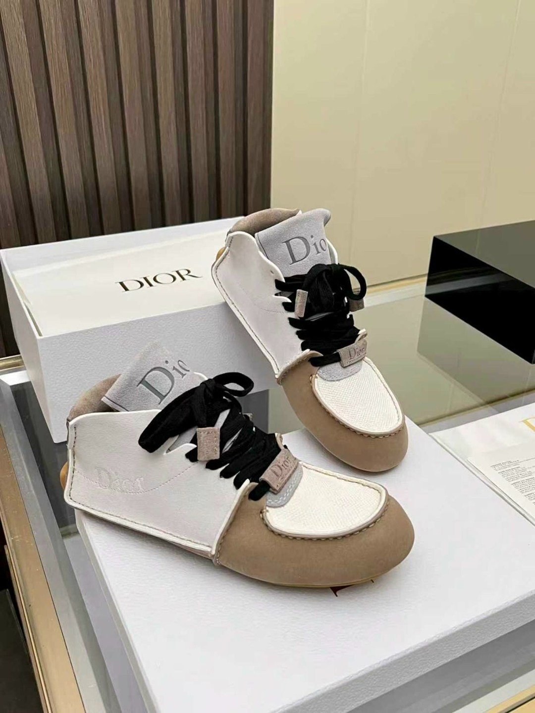 ,dior кроссовки,кроссовки диор,loewe кроссовки,кроссовки christian dior