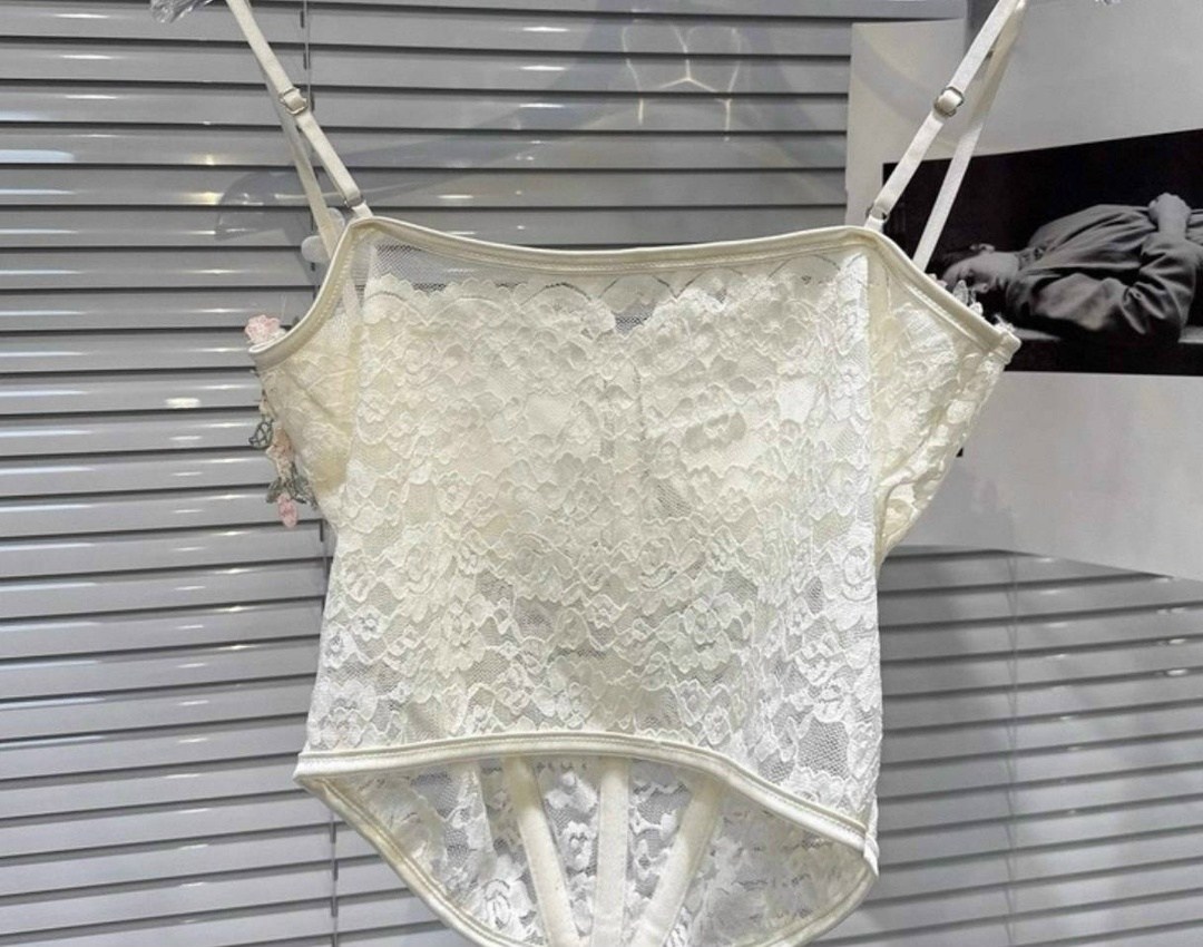 бюстье,женская нижнее белье,бюстгальтер с вышивкой,бюстгальтер с цветочной вышивкой,кружевное нижнее белье
