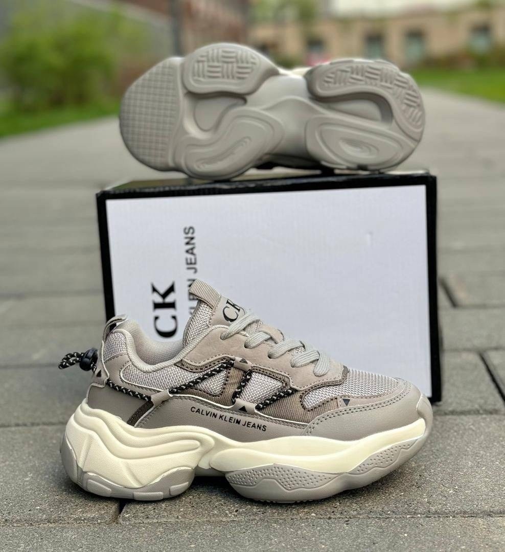 кроссовки женскиe,кроссовки женские бежевые,кроссовки серые,кроссовки balenciaga triple s,кроссовки баленсиага белые