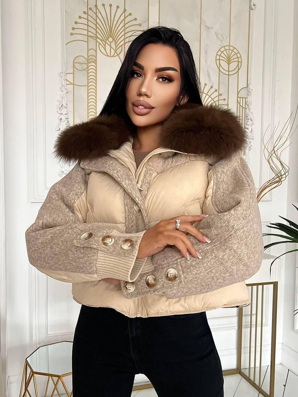 женский пуховик на белом утином пуху с большим воротником из лисьего меха,женский пуховик с воротником из лисьего меха,короткий пуховик,женский пуховик с большим воротником из искусственного лисьего м
