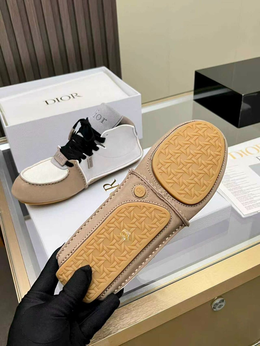 ,dior кроссовки,кроссовки диор,loewe кроссовки,кроссовки christian dior