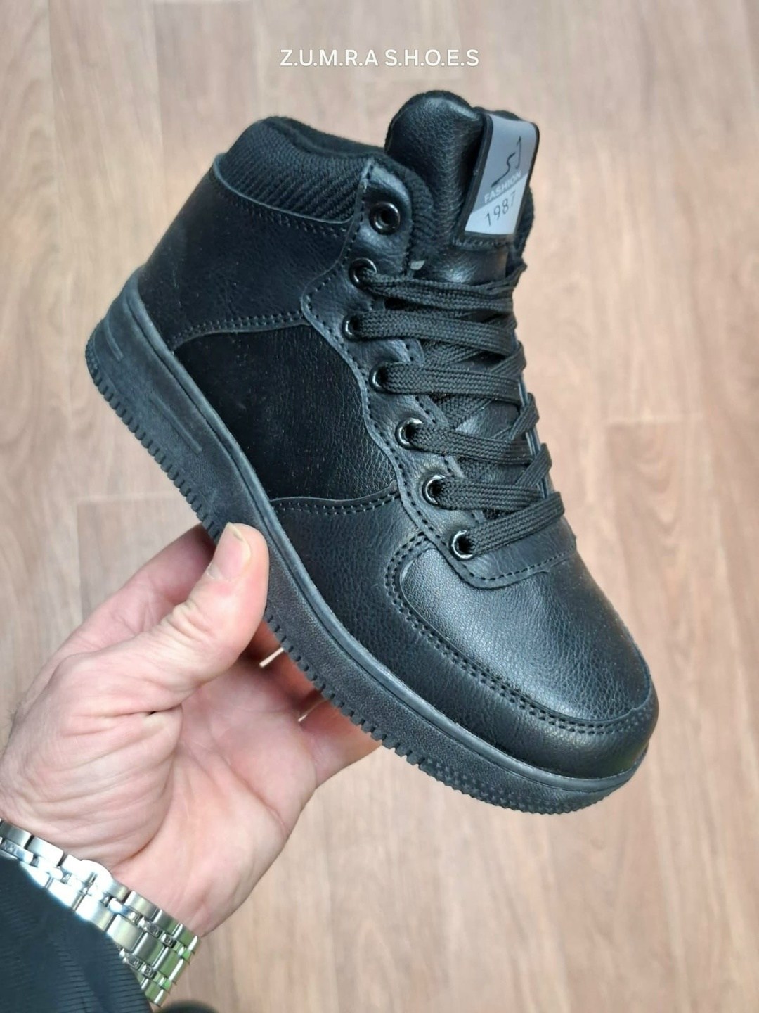 кроссовки,спортивная ,высокие кроссовки,кроссовки женскиe,красные кроссовки