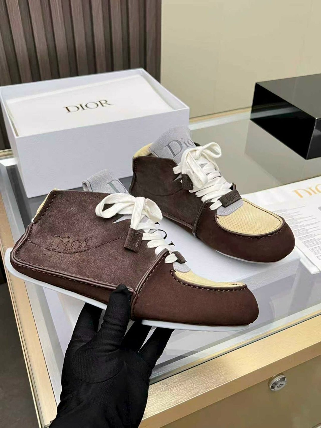 ,dior кроссовки,кроссовки коричневые диор,кроссовки кристиан диор женские,диор кроссовки