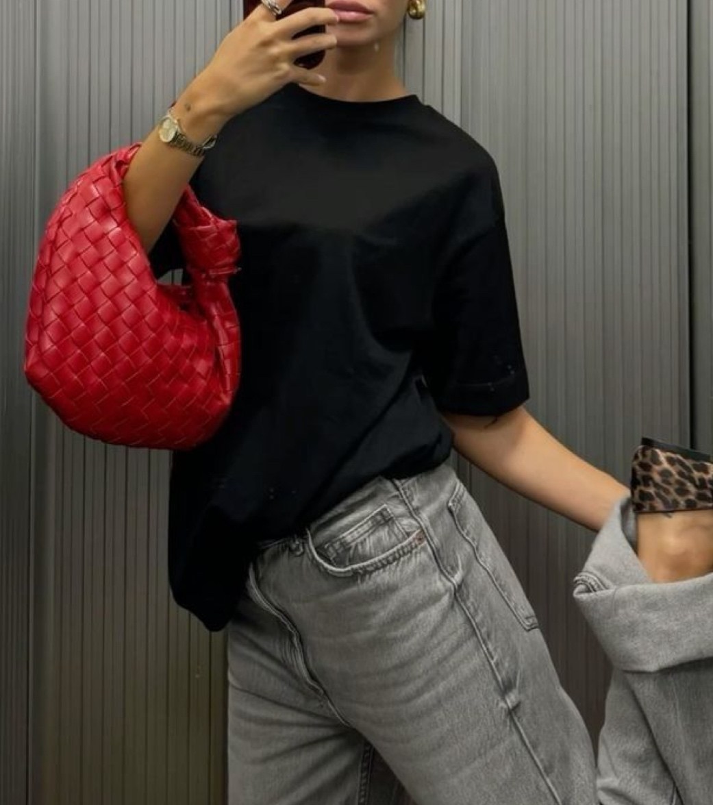 футболка женская,футболка женская черная,стильные наряды,стиль одежды