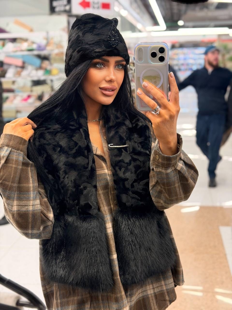 меховая жилет,куртка меховая,женский меховой жилет,меховая манишка