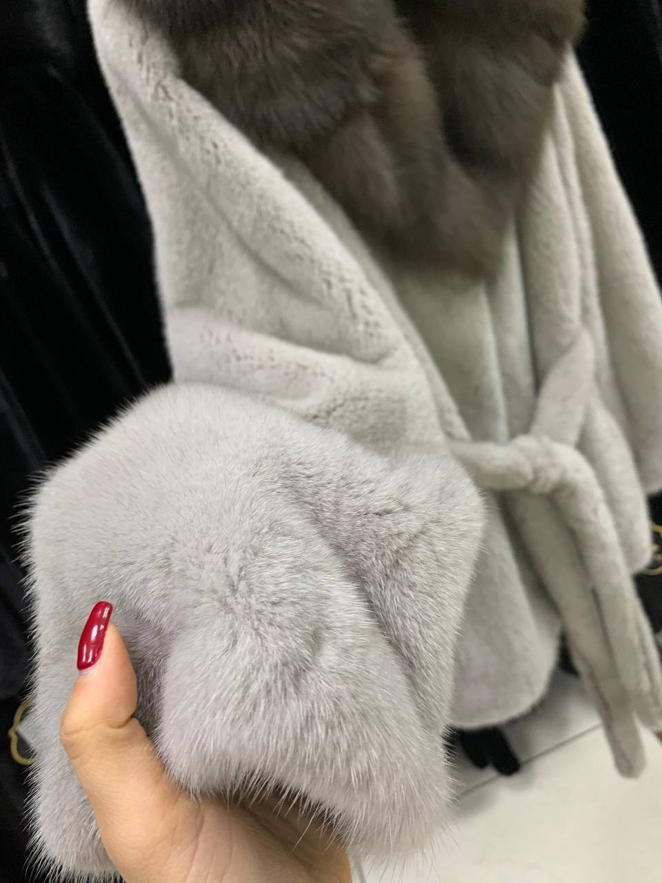 норковая шуба,шуба женская,шуба норковая nafa кимоно "ваниль" с соболем,шуба из меха европейской норки с капюшоном из меха песца под куницу,шуба