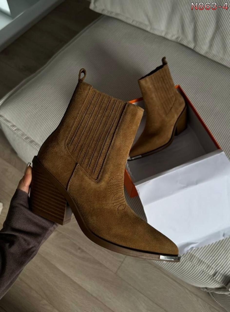 ботинки казаки замшевые демисезонные на каблуке коричневые,женские ботильоны в ковбойском стиле,ковбойские ботильоны женские,женские ботильоны,ботильоны казаки из натуральной замши araz