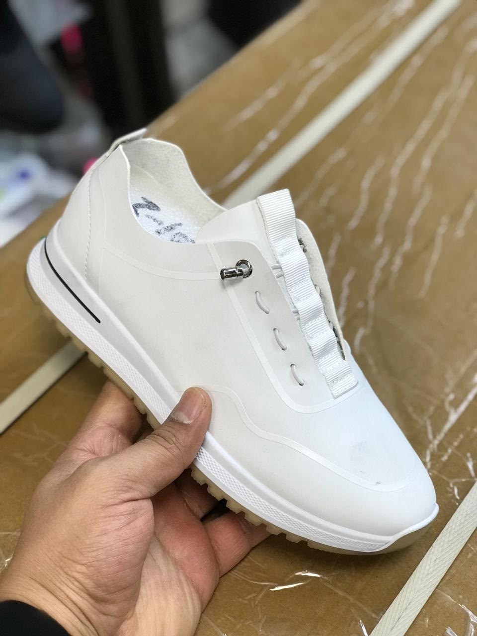 ,кроссовки женскиe,бежевые кроссовки, женская,обуви