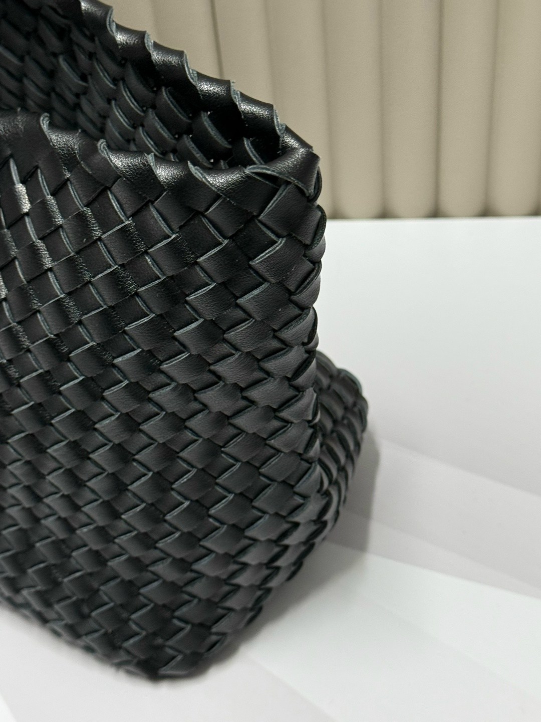 bottega veneta женская сумка,сумка боттега венета,сумка bottega veneta,сумка плетеная,сумка боттега венета бежевая