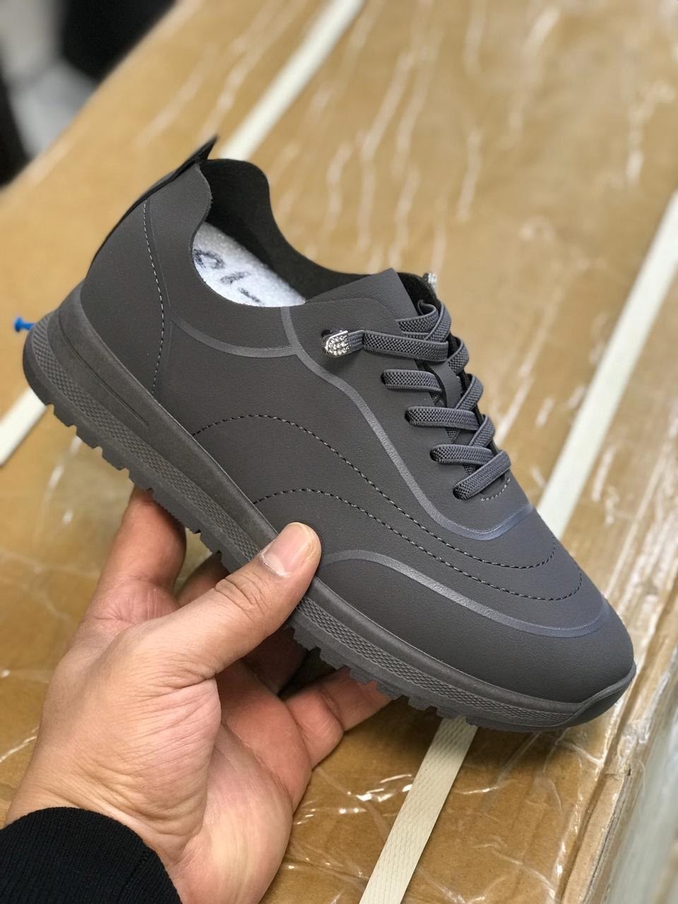 ,кроссовки женскиe,юничел кроссовки женские, кроссовки,бежевые кроссовки