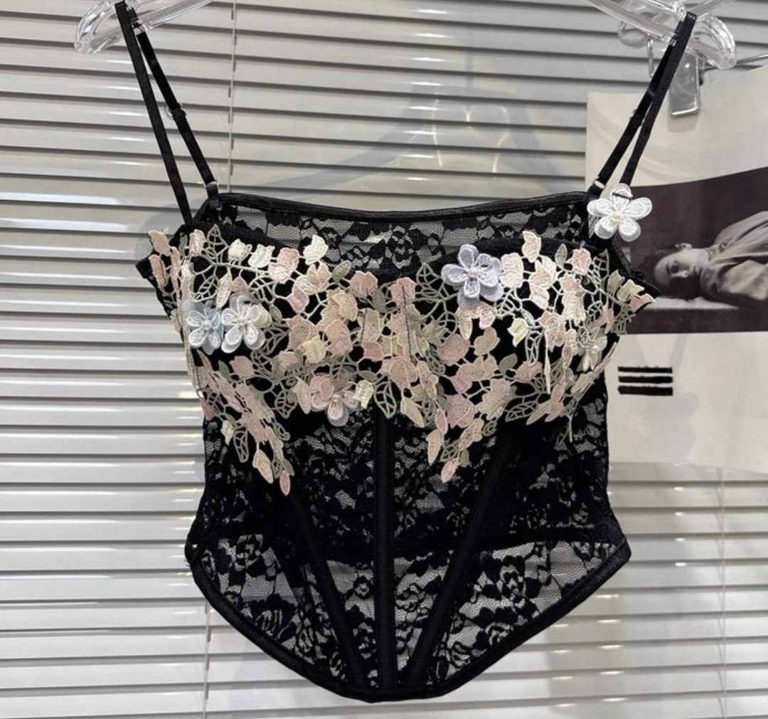бюстье,женская нижнее белье,бюстгальтер с вышивкой,бюстгальтер с цветочной вышивкой,кружевное нижнее белье